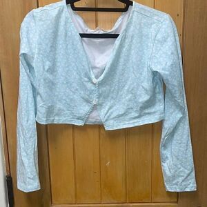 Size M long sleeve cropped blue flowered top 437